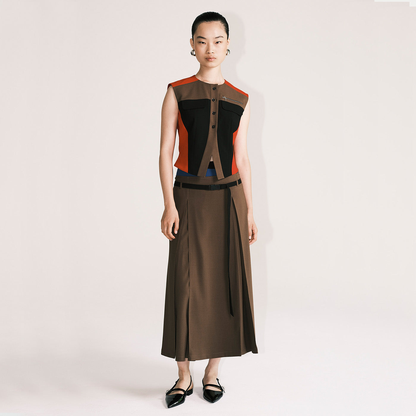 Brown panelled waist pleated skirt with belt